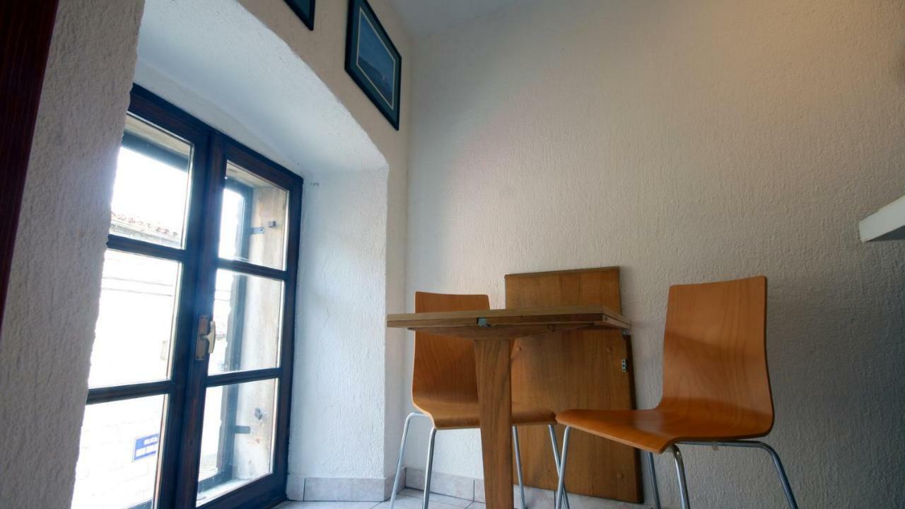 Studio Apartman Galerija Buzet Exterior foto