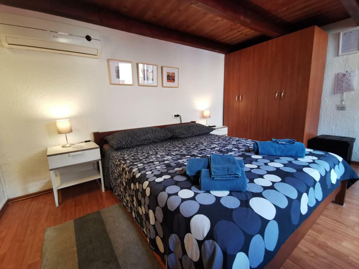 Studio Apartman Galerija Buzet Exterior foto