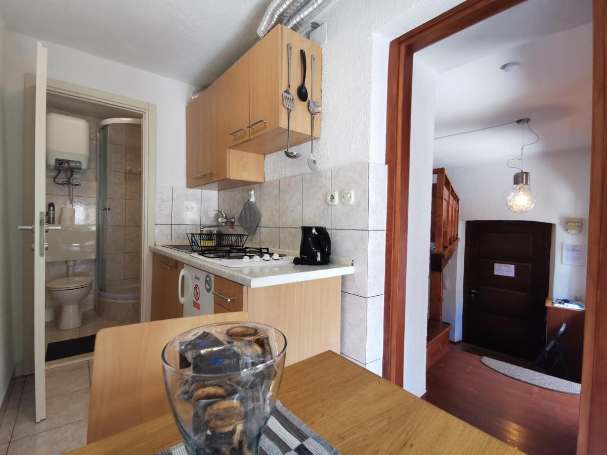 Studio Apartman Galerija Buzet Exterior foto